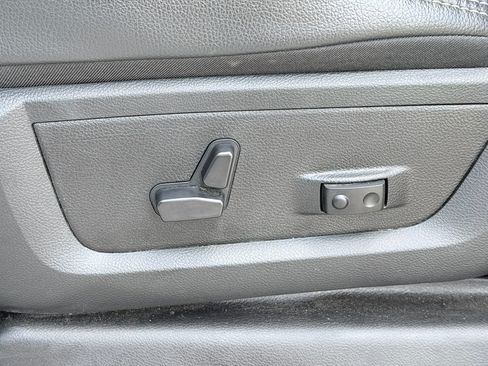 Used 2026 RAM 2500 Laramie AWD/4WD image 25