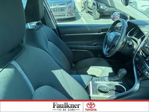 Certified 2022 Toyota Camry LE image 20