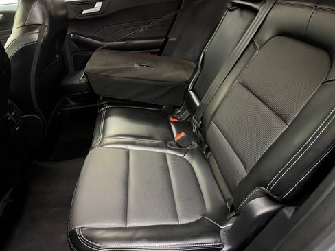 Used 2024 Ford Escape Platinum image 32