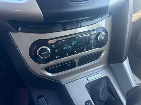 Used 2012 Ford Focus SEL w/ SEL/Titanium Winter Pkg image 34