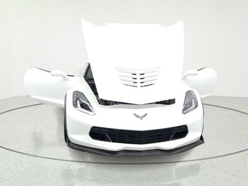Used 2015 Chevrolet Corvette Z06 w/ 3LZ Preferred Equipment Group RWD image 15