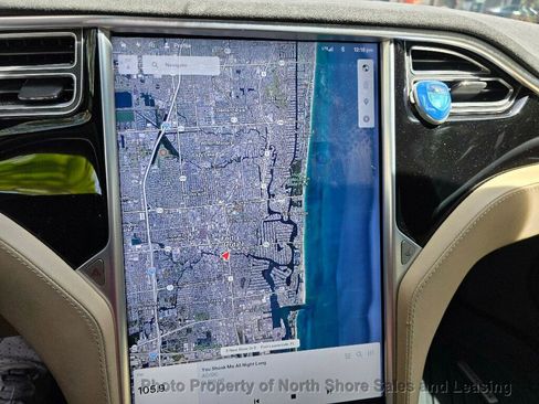 Used 2015 Tesla Model S 70 image 26