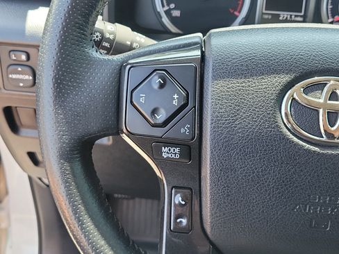 Used 2023 Toyota 4Runner TRD Off-Road Premium w/ Moonroof Package AWD/4WD image 25