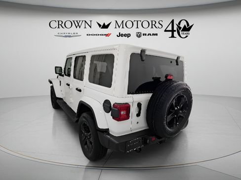 Used 2020 Jeep Wrangler Unlimited Sahara AWD/4WD image 4