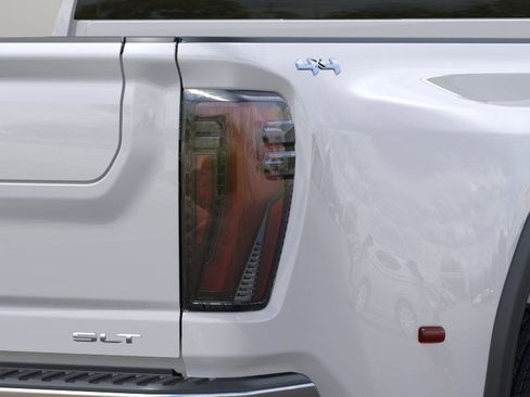 New 2025 GMC Sierra 3500 SLT w/ SLT Convenience Package image 20