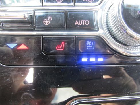 Used 2022 Lincoln Corsair AWD w/ Premium Package image 38