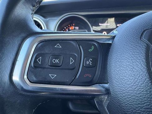 Used 2018 Jeep Wrangler Unlimited Sahara image 18