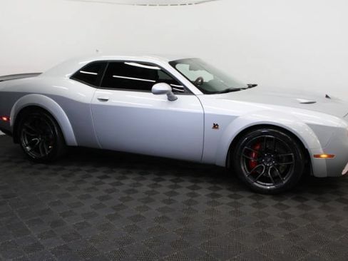 Used 2019 Dodge Challenger R/T Scat Pack RWD image 5