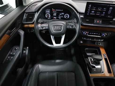 Used 2021 Audi Q5 e Premium w/ Convenience Package AWD/4WD image 16