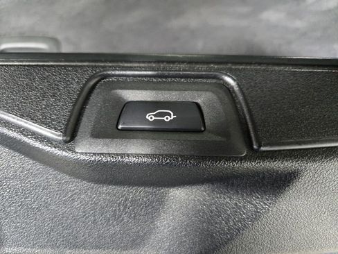 Used 2019 BMW X5 xDrive50i w/ M Sport Package AWD/4WD image 44