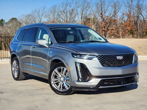 Used 2023 Cadillac XT6 Premium Luxury w/ Technology Package FWD image 1