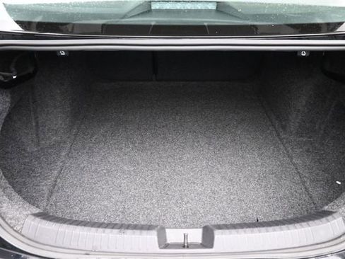 Used 2025 Volkswagen Jetta SE FWD image 6