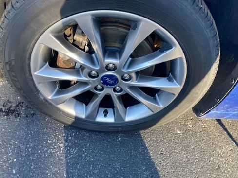 Used 2017 Ford Fusion SE w/ Fusion SE Technology Package image 37