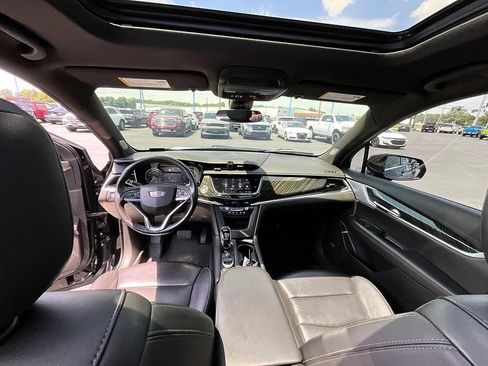 Used 2021 Cadillac XT6 Premium Luxury AWD/4WD image 34
