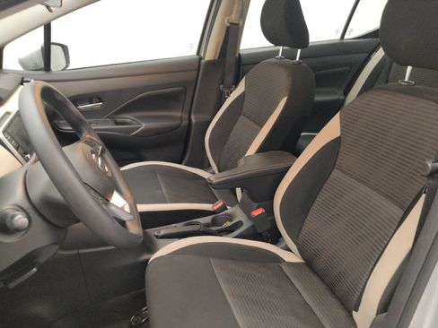 Used 2020 Nissan Versa SV FWD image 17