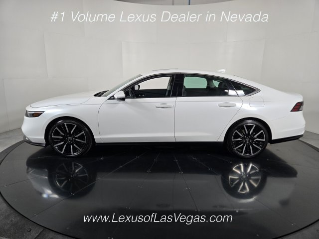 Used 2023 Honda Accord Touring image 3