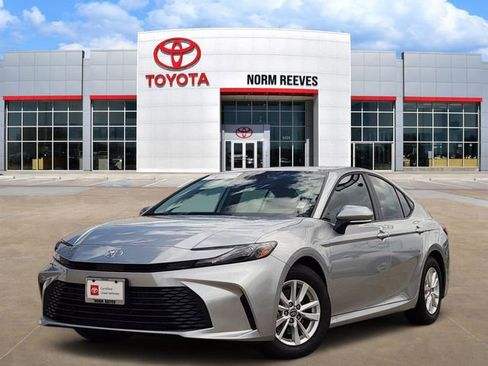 Used 2026 Toyota Camry LE w/ Convenience Package FWD image 1