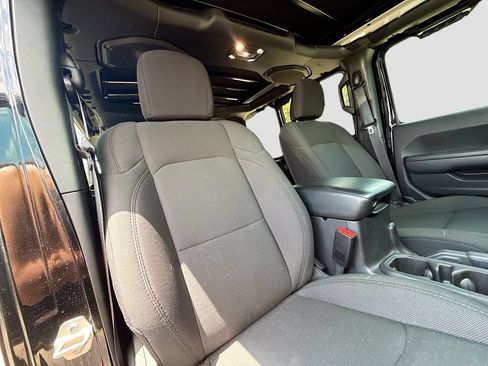 Used 2023 Jeep Wrangler Unlimited w/ Sun & Screen Package AWD/4WD image 32