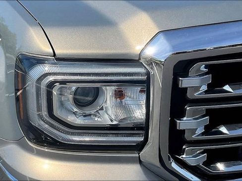 Used 2017 GMC Sierra 1500 SLT w/ SLT Premium Package image 28