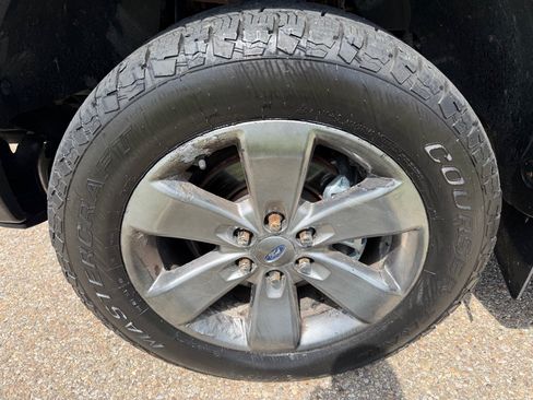 Used 2013 Ford F150 FX4 w/ Mid Equipment Group AWD/4WD image 16