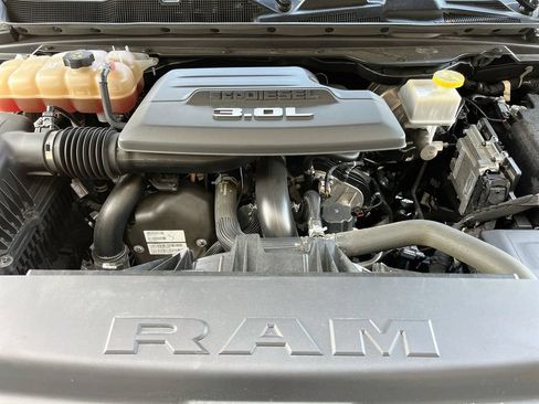 Used 2023 RAM 1500 Laramie AWD/4WD image 32