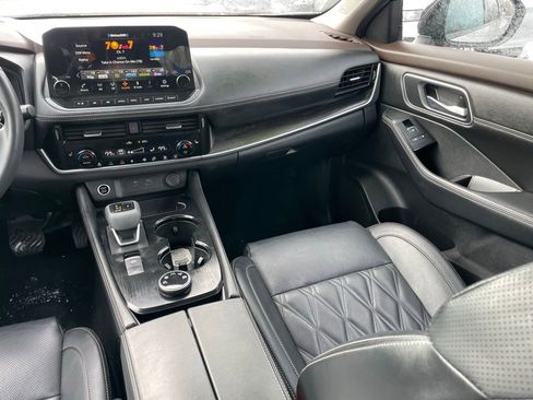 Certified 2023 Nissan Rogue Platinum FWD image 10