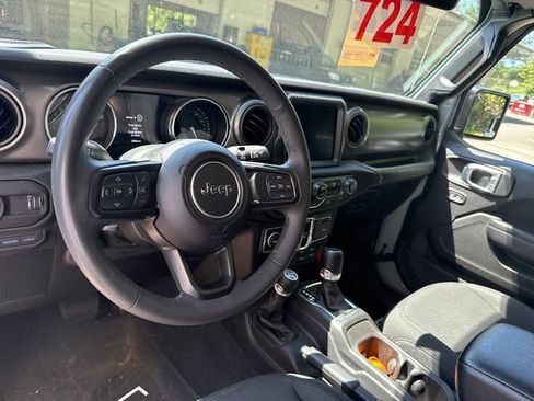 Used 2023 Jeep Wrangler Unlimited AWD/4WD image 17