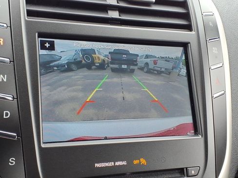 Used 2019 Lincoln MKC Select w/ Select Plus Package FWD image 16