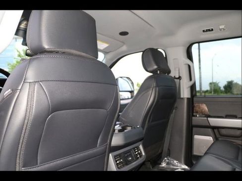 New 2025 Ford F250 Lariat w/ Lariat Ultimate Package image 17