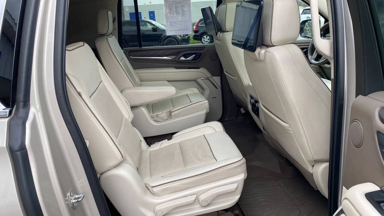 Used 2021 GMC Yukon XL Denali w/ Denali Premium Package AWD/4WD image 36