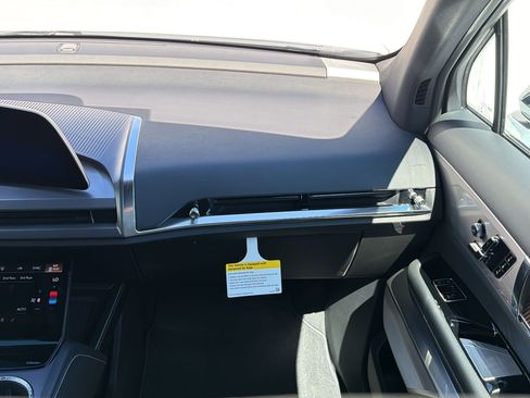 New 2026 Cadillac Vistiq Sport image 28