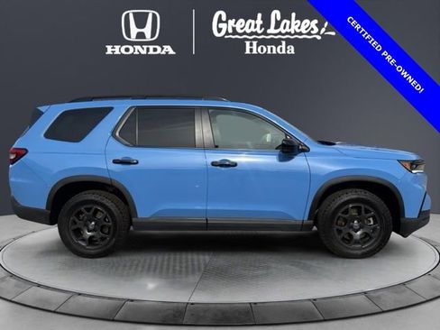 Certified 2025 Honda Pilot TrailSport image 7