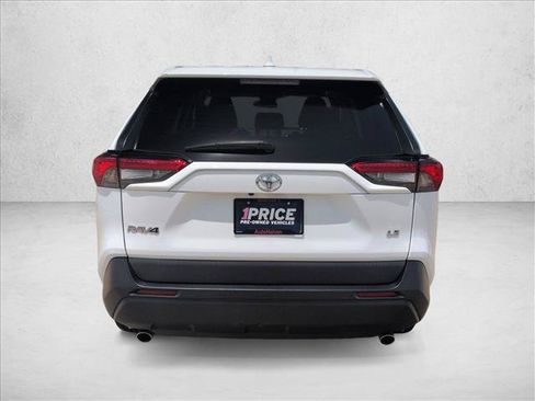Used 2023 Toyota RAV4 LE FWD image 7