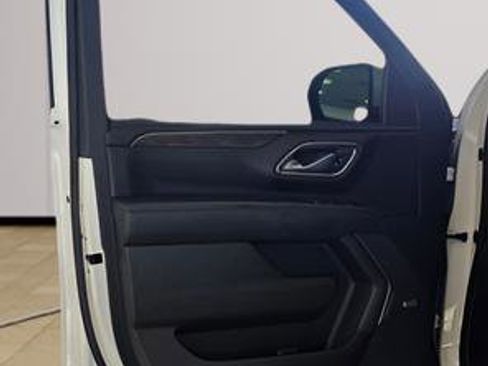 Used 2021 Chevrolet Tahoe LT w/ LT Signature Package image 12