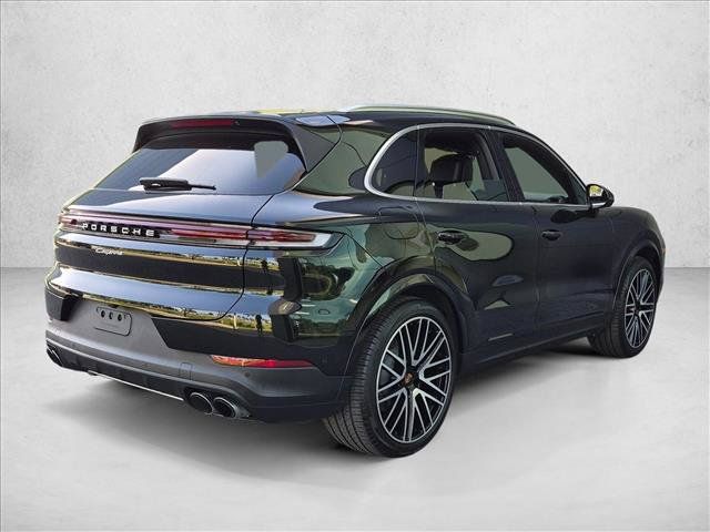 Used 2025 Porsche Cayenne AWD/4WD image 5