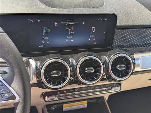 New 2026 Mercedes-Benz GLB 250 image 11