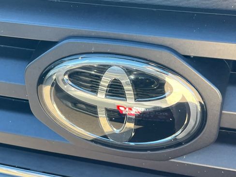 Used 2020 Toyota Tacoma SR5 RWD image 13