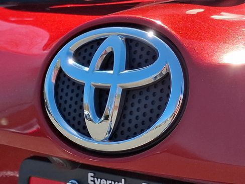 Certified 2017 Toyota RAV4 XLE AWD/4WD image 31