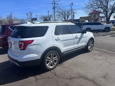 Used 2016 Ford Explorer XLT w/ Equipment Group 202A image 2