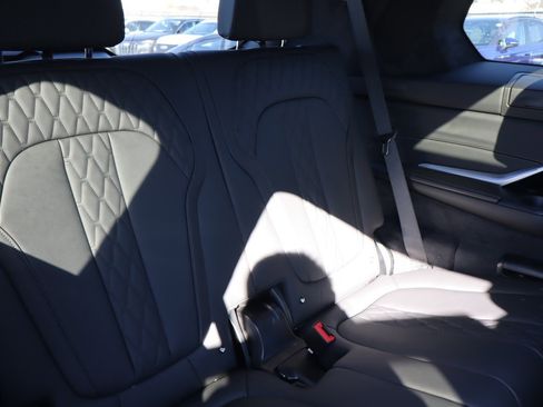 Used 2025 BMW X7 M60i image 14