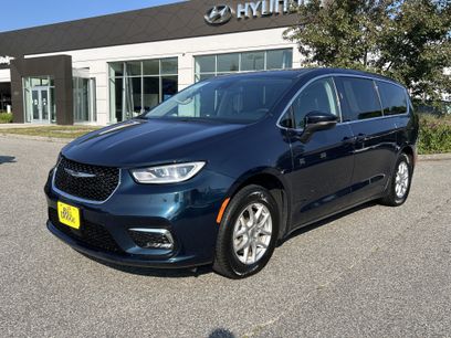 Used 2023 Chrysler Pacifica Touring-L