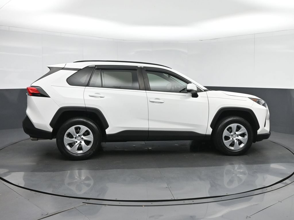 Used 2019 Toyota RAV4 LE FWD image 8