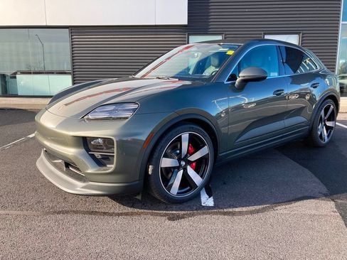 Used 2025 Porsche Macan 4S Electric AWD/4WD image 7
