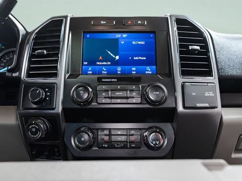 Used 2020 Ford F150 XLT w/ Equipment Group 302A Luxury AWD/4WD image 13
