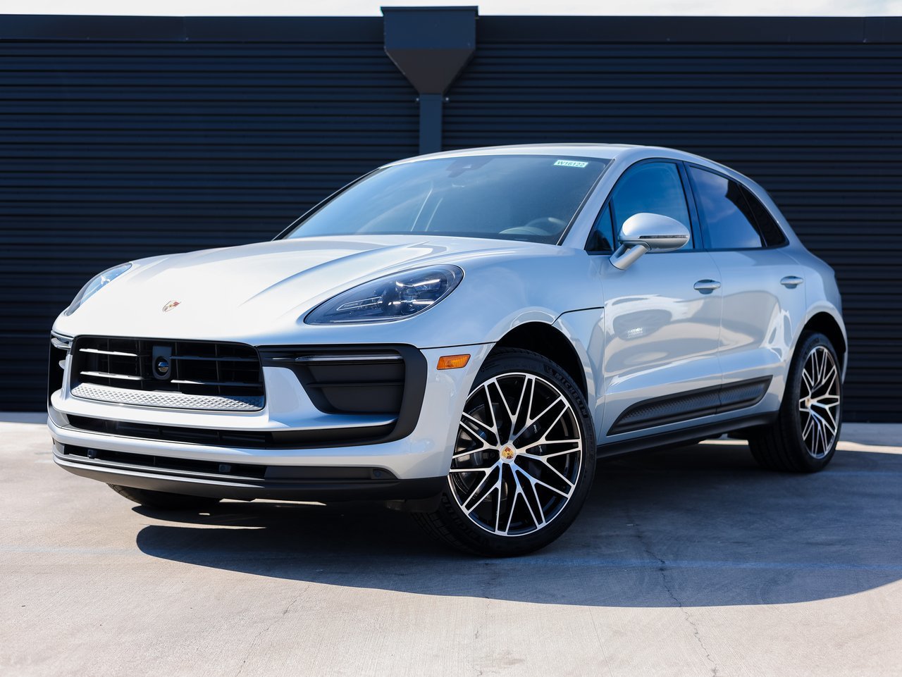 Certified 2026 Porsche Macan AWD/4WD image 1