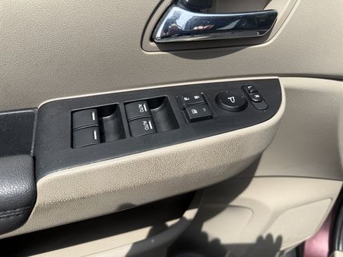 Used 2014 Honda Odyssey LX image 10