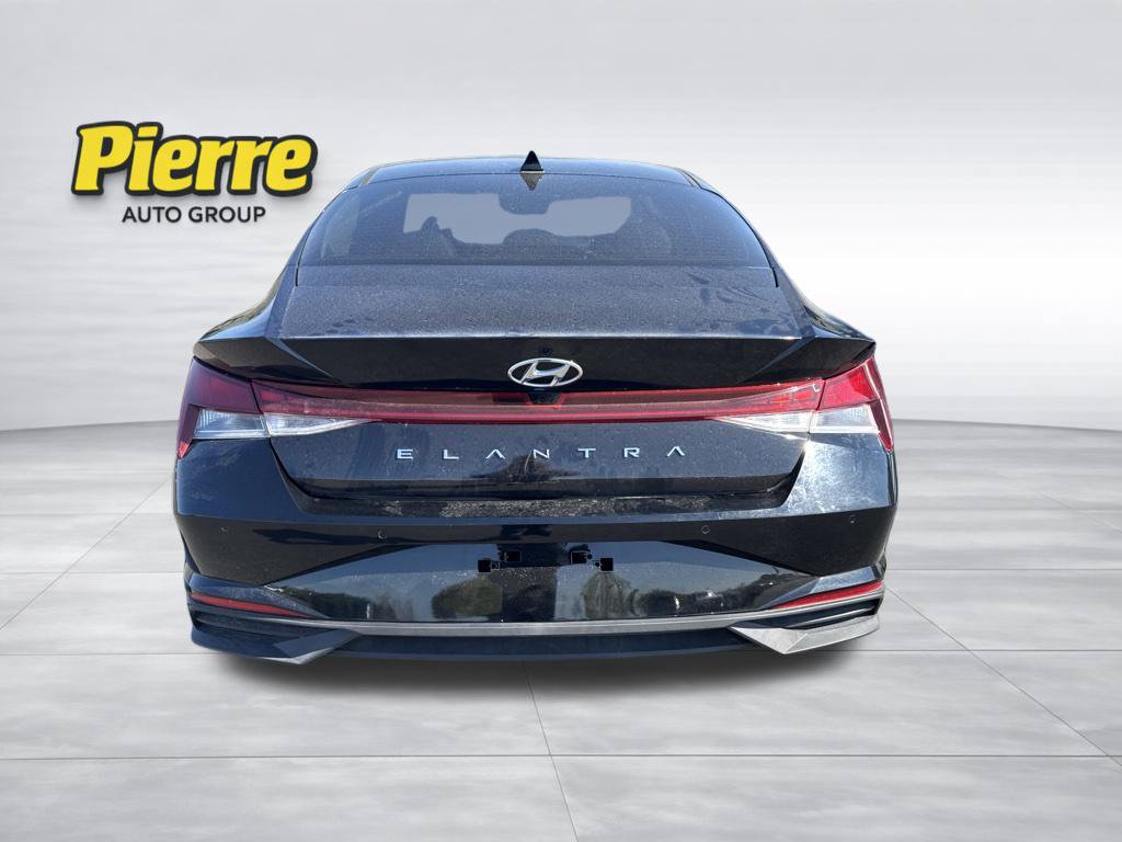 Used 2023 Hyundai Elantra Limited FWD image 4