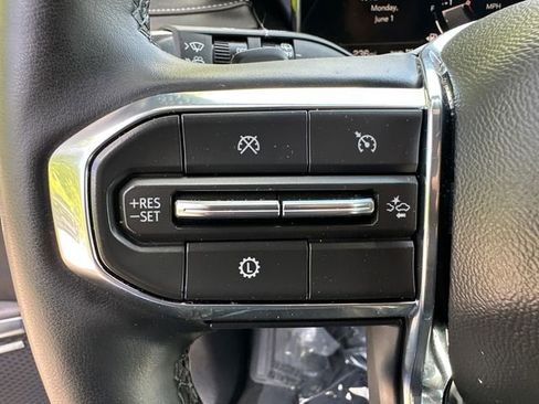 Used 2025 GMC Acadia Elevation AWD/4WD image 34
