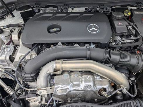 Used 2025 Mercedes-Benz GLA 250 image 15