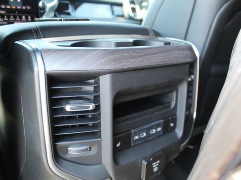 New 2026 RAM 1500 Laramie AWD/4WD image 35